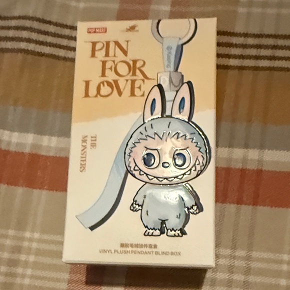 Pin for love secret heart 100% authentic - Picture 5 of 7